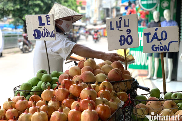 Trái cây Trung Quốc ồ ạt đổ về chợ đầu mối, giá rẻ không ngờ-6