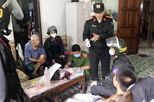 Cuộc truy quét lớn chưa từng có vào bản ma túy khét tiếng Tây Bắc-4