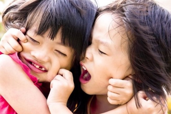 Chuyên gia tâm lý nói: Đằng sau đứa trẻ hay NỔI NÓNG ẩn chứa 1 thông điệp khẩn thiết, nếu cha mẹ làm ngơ, đời con dễ lạc lối