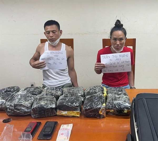 Bí mật trong chiếc vali kéo của đôi nam nữ trước cổng bến xe Nước Ngầm-1