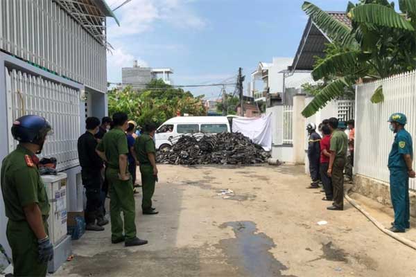 Vụ cháy ở Ninh Thuận: Thi thể người mẹ ôm chặt, bảo vệ 2 con-2