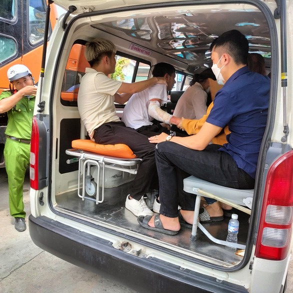 Lời kể xót xa trong sự cố Ninh Thuận: Cháu lớn biết mẹ kẹt nên trở lại-8