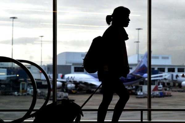 Cô gái cướp hết tiền rồi bỏ rơi chồng sắp cưới tại sân bay-2