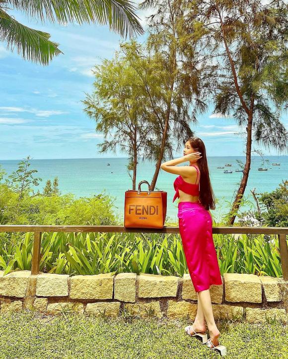 Lê Âu Ngân Anh đăng ảnh khoe eo thon, chồng sắp cưới liền vào nhắc nhở ngay-3