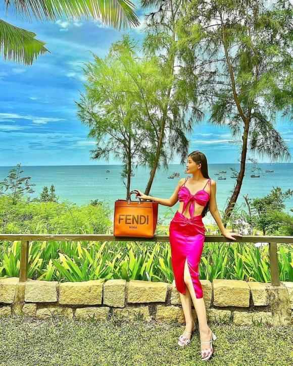 Lê Âu Ngân Anh đăng ảnh khoe eo thon, chồng sắp cưới liền vào nhắc nhở ngay-4