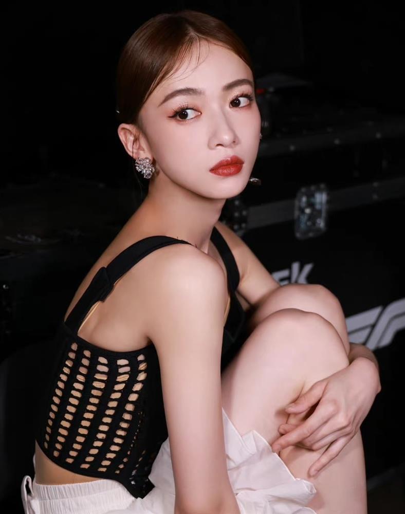 Bị coi như người hầu và góc khuất của nghề trợ lý sao Trung Quốc-5