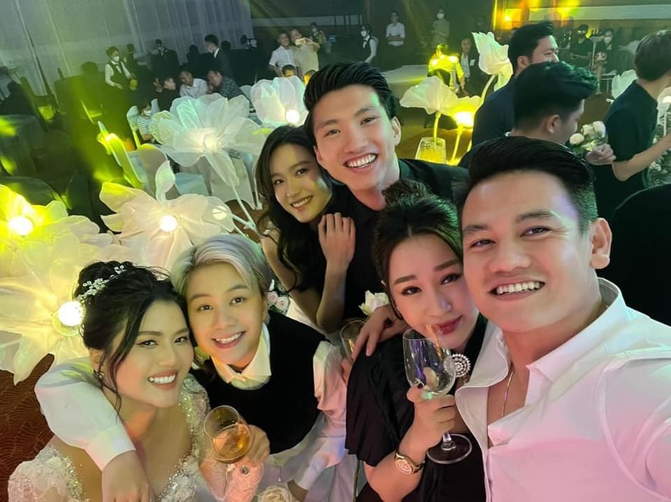 HOT nhất hôm nay: Đoàn Văn Hậu chính thức công khai bạn gái-6