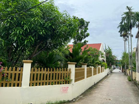 Khung cảnh ngôi nhà nhỏ ở quê thanh bình, rợp bóng cây của ca sĩ Hồ Quang 8-7