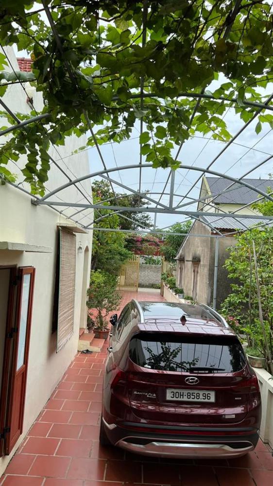 Khung cảnh ngôi nhà nhỏ ở quê thanh bình, rợp bóng cây của ca sĩ Hồ Quang 8-9