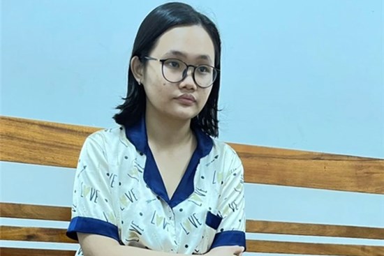 Đề nghị truy tố 3 tội danh nữ sinh dùng xyanua sát hại cha ruột