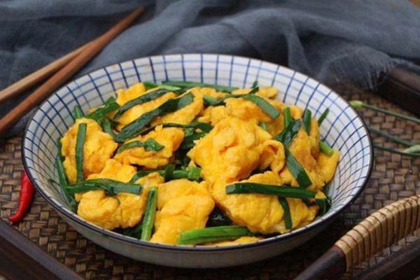 4 món rau bán đầy chợ phụ nữ nên ăn để điều hòa kinh nguyệt, dưỡng tử cung-2