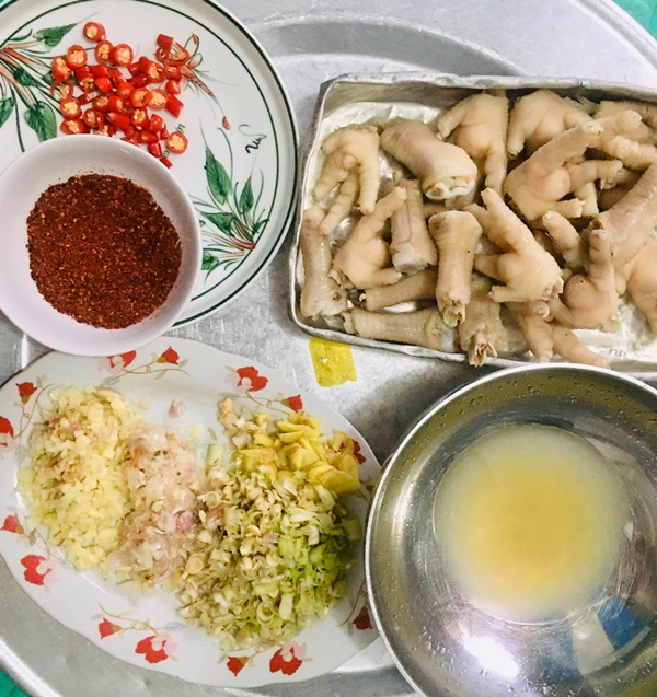 Mách chị em cách làm chân gà sốt Thái chua cay, giòn ngon, lai rai ngày mát trời đúng là đỉnh của chóp-4