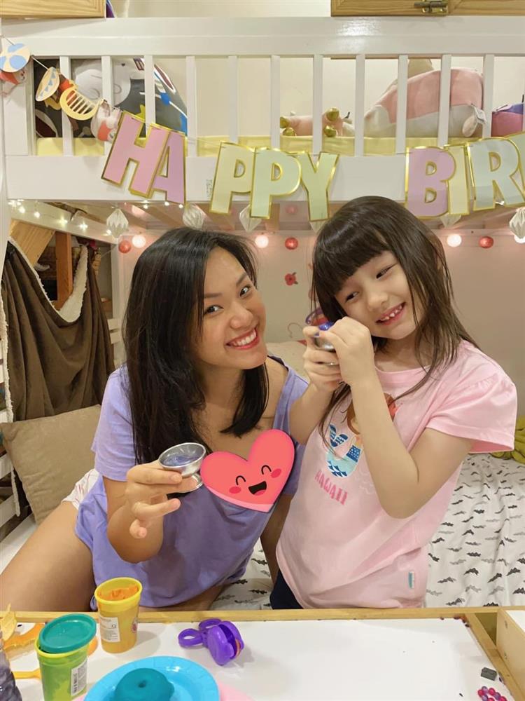 Ca sĩ Phương Vy tự hào vì con gái mê tập yoga, tránh xa điện thoại, iPad-7