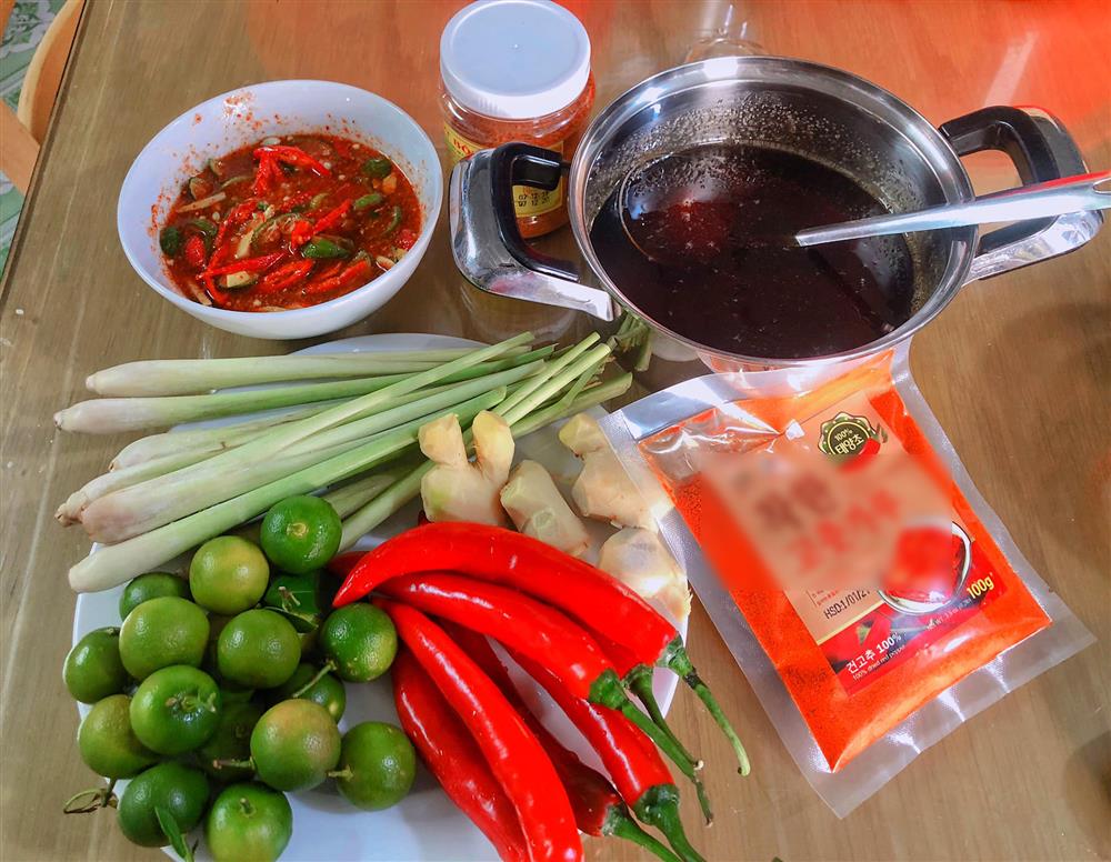 Mách chị em cách làm chân gà sốt Thái chua cay, giòn ngon, lai rai ngày mát trời đúng là đỉnh của chóp-1