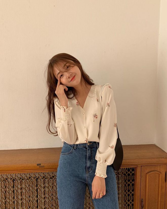 6 kiểu áo không thể thiếu trong tủ đồ đầu thu khiến hội mặc đẹp xứ Hàn mê tít-4