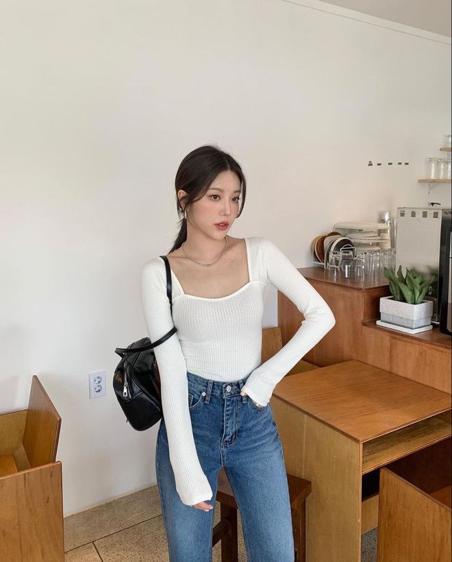 6 kiểu áo không thể thiếu trong tủ đồ đầu thu khiến hội mặc đẹp xứ Hàn mê tít-13
