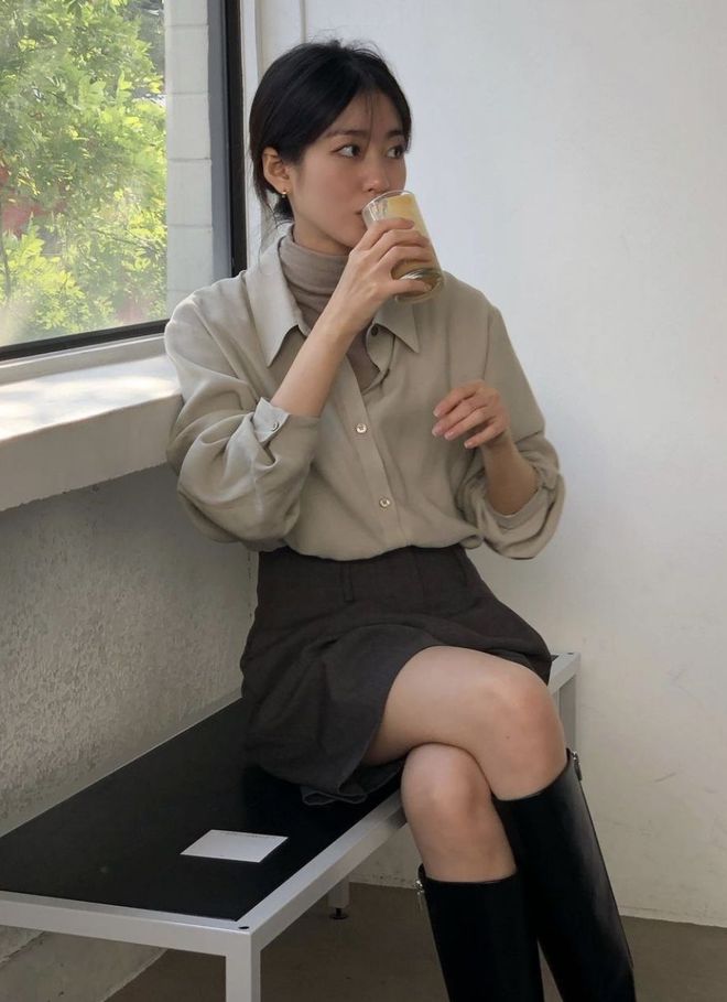 6 kiểu áo không thể thiếu trong tủ đồ đầu thu khiến hội mặc đẹp xứ Hàn mê tít-5