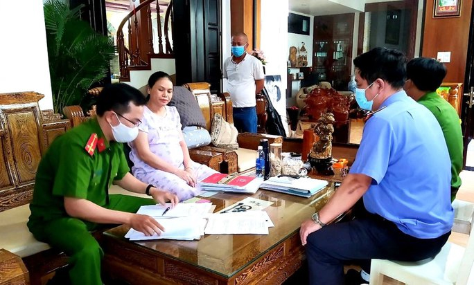 Được tại ngoại để sinh con, nữ quái tranh thủ lừa thêm 16 tỉ đồng-2