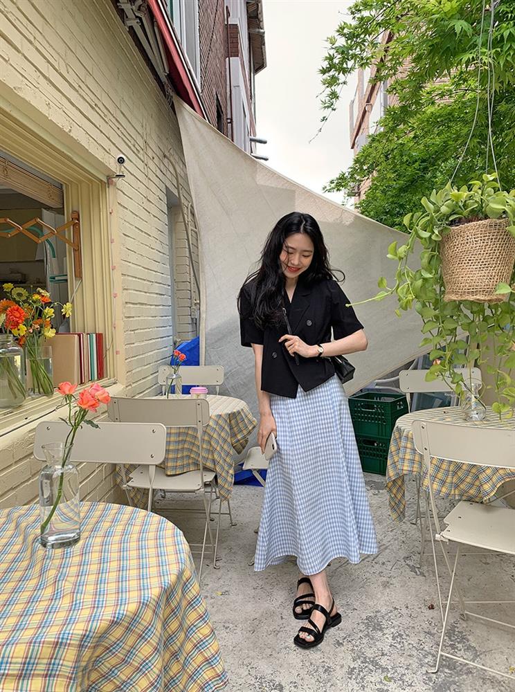 Kiểu áo blazer trẻ trung nhất, thiết kế mỏng nhẹ rất hợp mùa thu-10