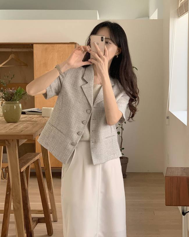 Kiểu áo blazer trẻ trung nhất, thiết kế mỏng nhẹ rất hợp mùa thu-3