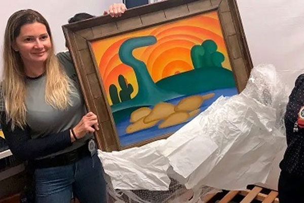 Con gái dùng chiêu trò tâm linh lừa đảo chiếm đoạt 140 triệu USD của mẹ đẻ-1