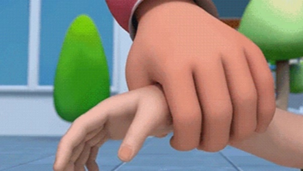 Bố mẹ tuyệt đối không nắm bàn tay con khi qua đường vì đó là vị trí trẻ dễ buông ra nhất, 80% phụ huynh làm sai-2