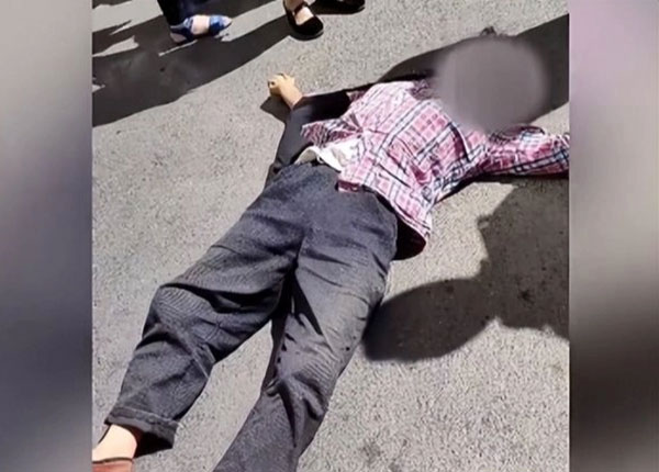 Hai bố con mừng sinh nhật trong cửa hàng gà rán bị xem là nghèo khổ bóc trần lối tư duy của nhóm người thượng đẳng-4