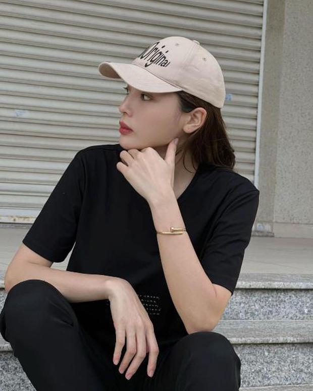 Cách phối đồ với mũ lưỡi trai của các mỹ nhân Việt-1