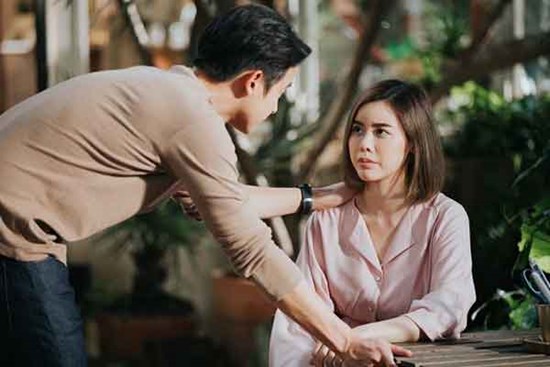 Từng dương dương tự đắc cưới được vợ mới giàu có, nhưng gặp lại vợ cũ tôi khóc tu tu