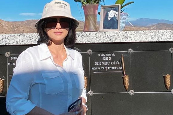 Ca sĩ Phương Loan bị phát hiện mặc lại áo cũ của NS Chí Tài khi chạy show-5