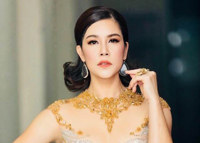 Một sao nữ có con gái học cực giỏi: Nhận bằng khen từ Tổng thống Mỹ, hàng ngày được bố dượng dạy dỗ cẩn thận-1
