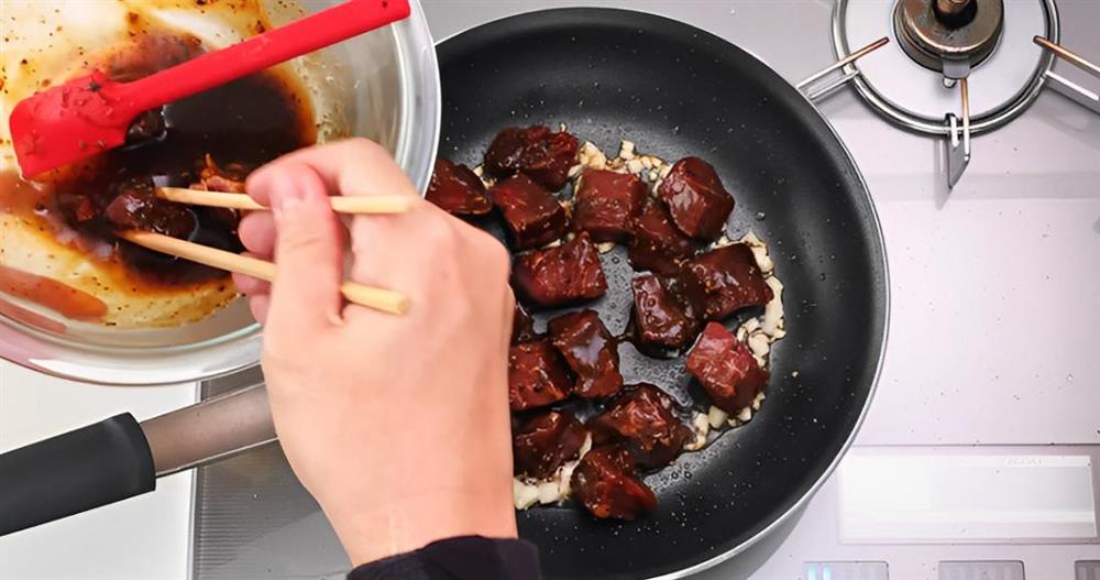 Muốn có món bò lúc lắc mềm ngon đúng chuẩn: Đây là bí quyết bạn không thể bỏ qua!-2