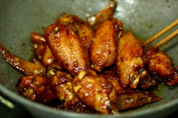 Mẹ đảm làm cánh gà chiên mắm thơm&nbsp;ngon khó cưỡng, người già trẻ nhỏ ai cũng mê-3