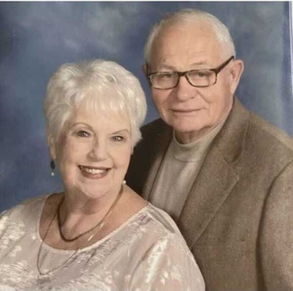 Bị sét đánh, cô gái sống sót kỳ diệu có thể nhờ đôi dép cao su đế dày-2