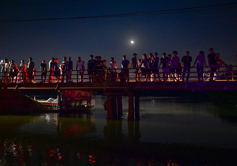 Trắng đêm tìm kiếm nữ sinh mất tích ở Hà Nội-16