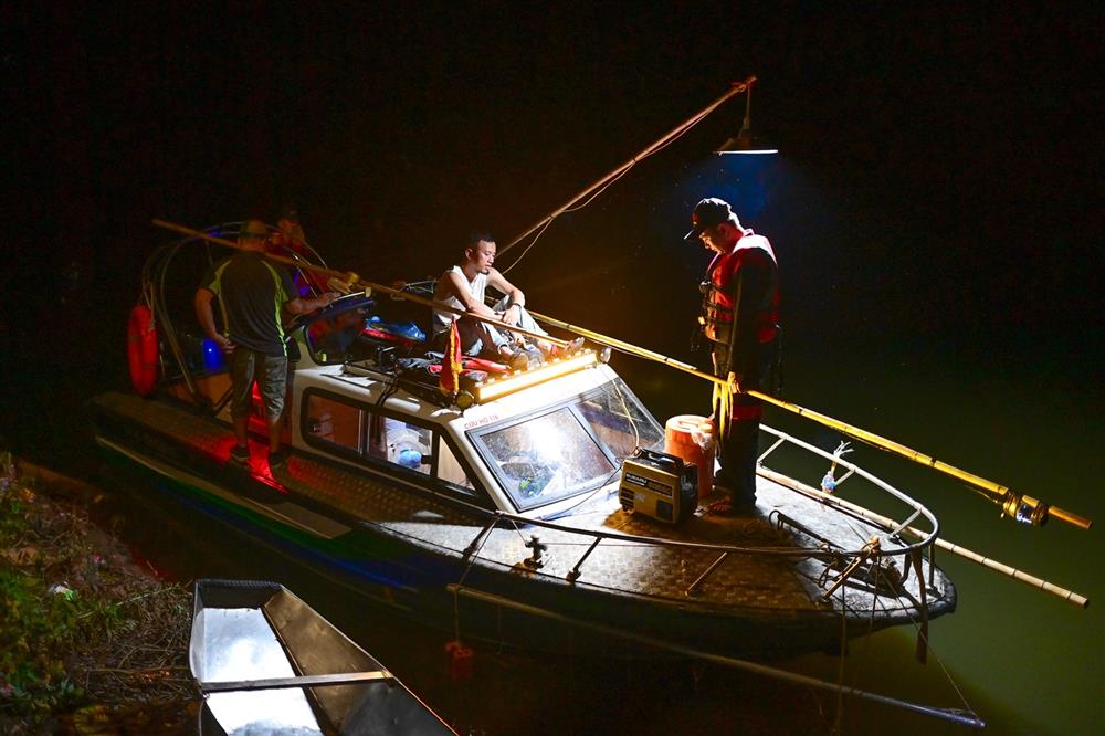 Trắng đêm tìm kiếm nữ sinh mất tích ở Hà Nội-17