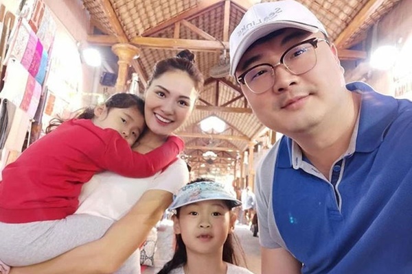 Con trai nằng nặc đòi đi phục vụ nhà hàng, nàng Hậu chịu chi nhất nhì Vbiz có cách ứng xử quá đáng nể-4