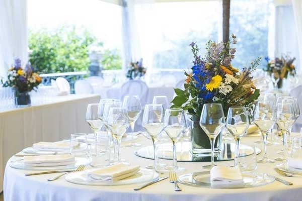 Nghỉ việc ở công ty vì đồng nghiệp không tới dự đám cưới làm ế 6 mâm cỗ-1