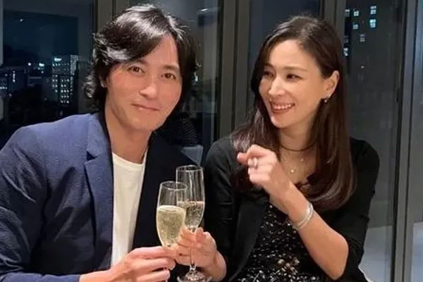 Hơn 25 năm trôi qua, nhan sắc thật của Kim Hee Sun và Jang Dong Gun ở hiện tại có khiến dân tình thất vọng?-7