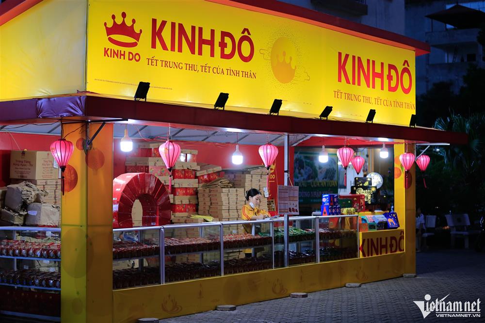 Lượng khách thưa thớt tại các tiệm bánh Trung thu ở Hà Nội-4