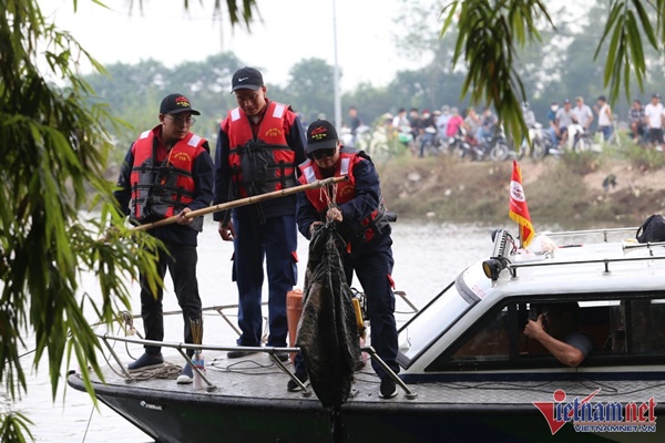 Đội cứu hộ dừng tìm kiếm cô gái 23 tuổi mất tích ở Hà Nội-1