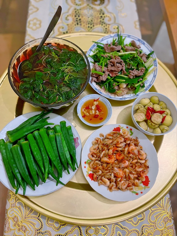 Mẹ đảm Hà Nội mỗi ngày vào bếp là kỉ niệm&nbsp;cùng các con, mâm cơm toàn món hấp dẫn lại tràn ngập&nbsp;yêu thương-3