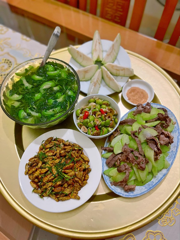 Mẹ đảm Hà Nội mỗi ngày vào bếp là kỉ niệm&nbsp;cùng các con, mâm cơm toàn món hấp dẫn lại tràn ngập&nbsp;yêu thương-4