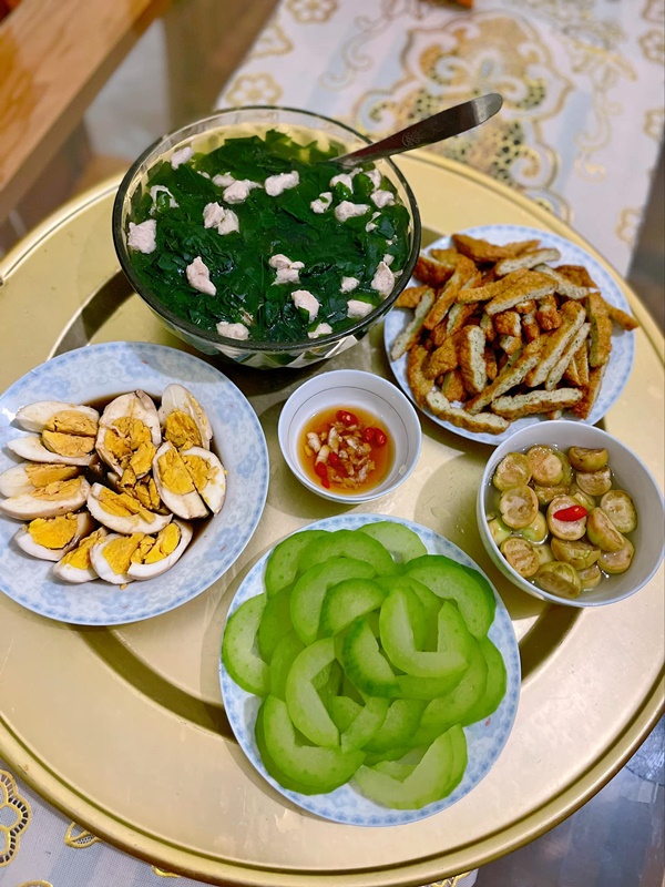 Mẹ đảm Hà Nội mỗi ngày vào bếp là kỉ niệm&nbsp;cùng các con, mâm cơm toàn món hấp dẫn lại tràn ngập&nbsp;yêu thương-5