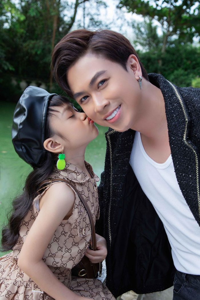 Điều nặng lòng nhất của ca sĩ Hồ Việt Trung khi làm bố đơn thân-9