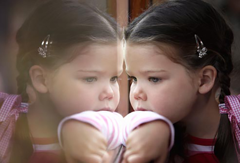 Những dấu hiệu về căn bệnh tự kỷ mà cha mẹ cần biết-4