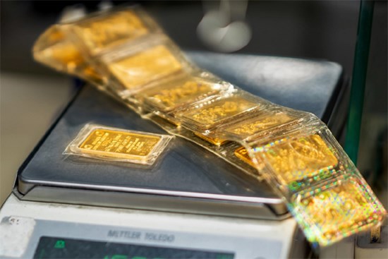 Giá vàng hôm nay 19/8: Giảm không phanh, vàng thế giới chỉ 50 triệu đồng/lượng