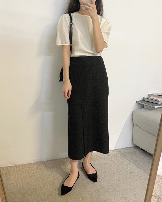 12 cách mặc chân váy đen đẹp từ đi làm tới đi chơi-1