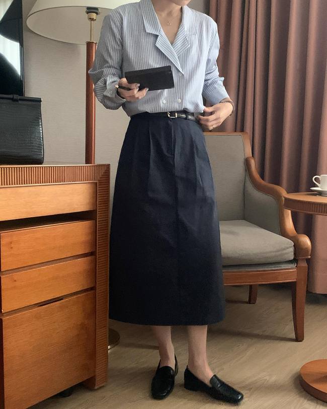 12 cách mặc chân váy đen đẹp từ đi làm tới đi chơi-11