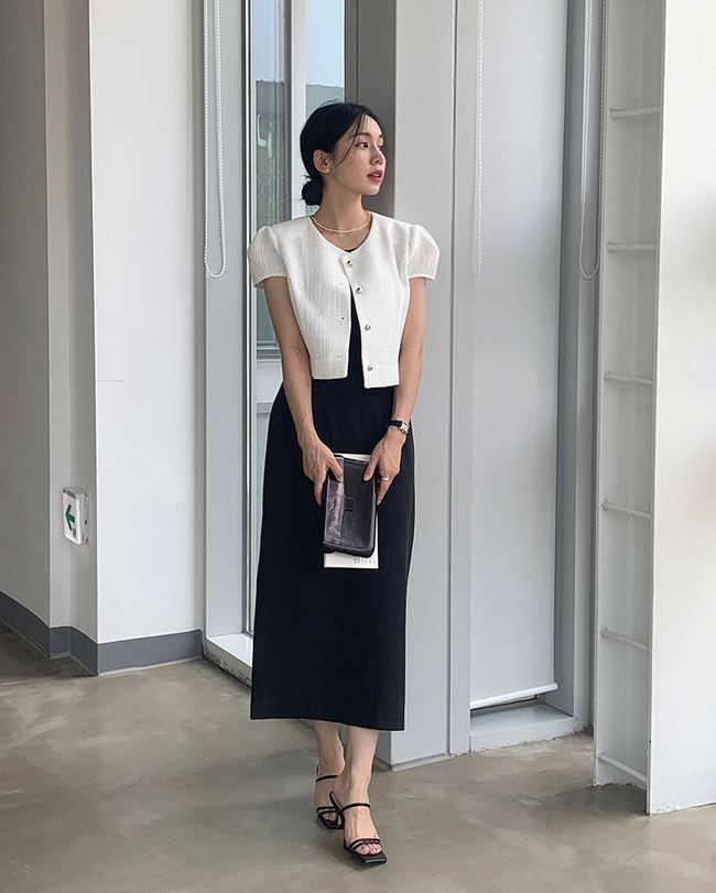 12 cách mặc chân váy đen đẹp từ đi làm tới đi chơi-9